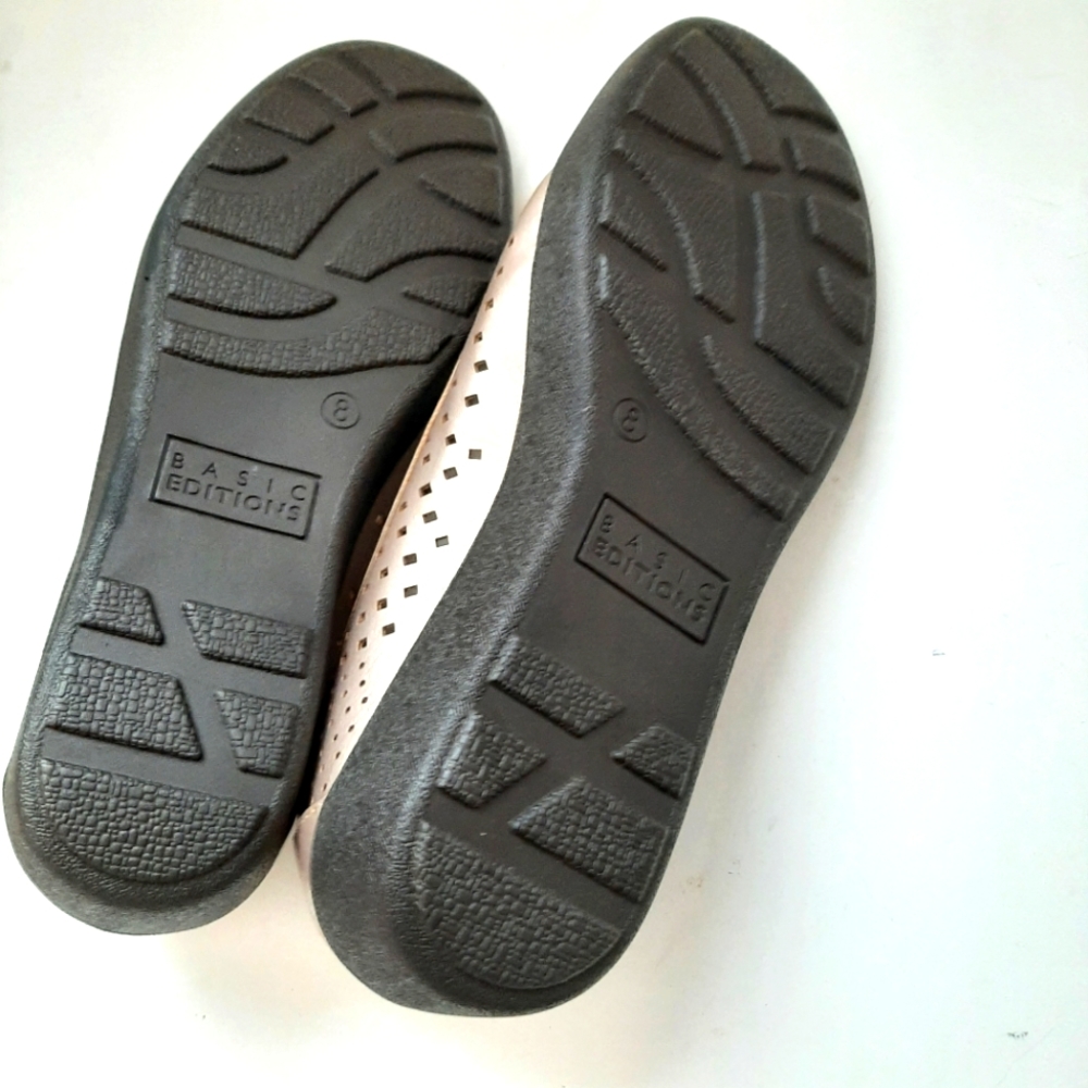 Basic Editions Golden Metallic Shoes - Picture 5 of 7